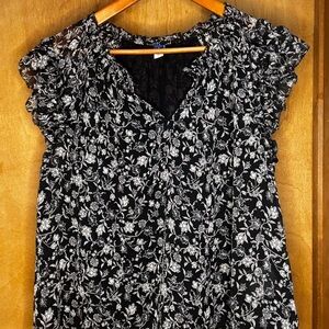 Old Navy Black and Silver Ruffled Cap Sleeve Blouse